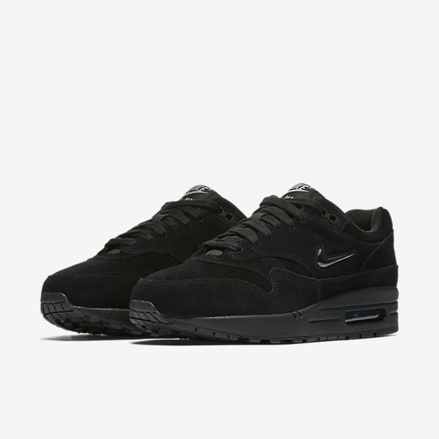 Nike air max 2025 1 jewel triple black